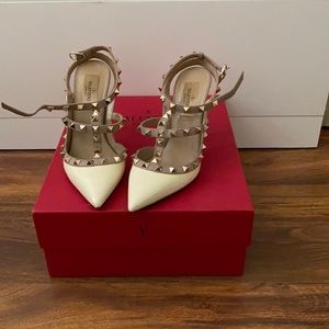 Valentino Garavani Rockstud Pumps